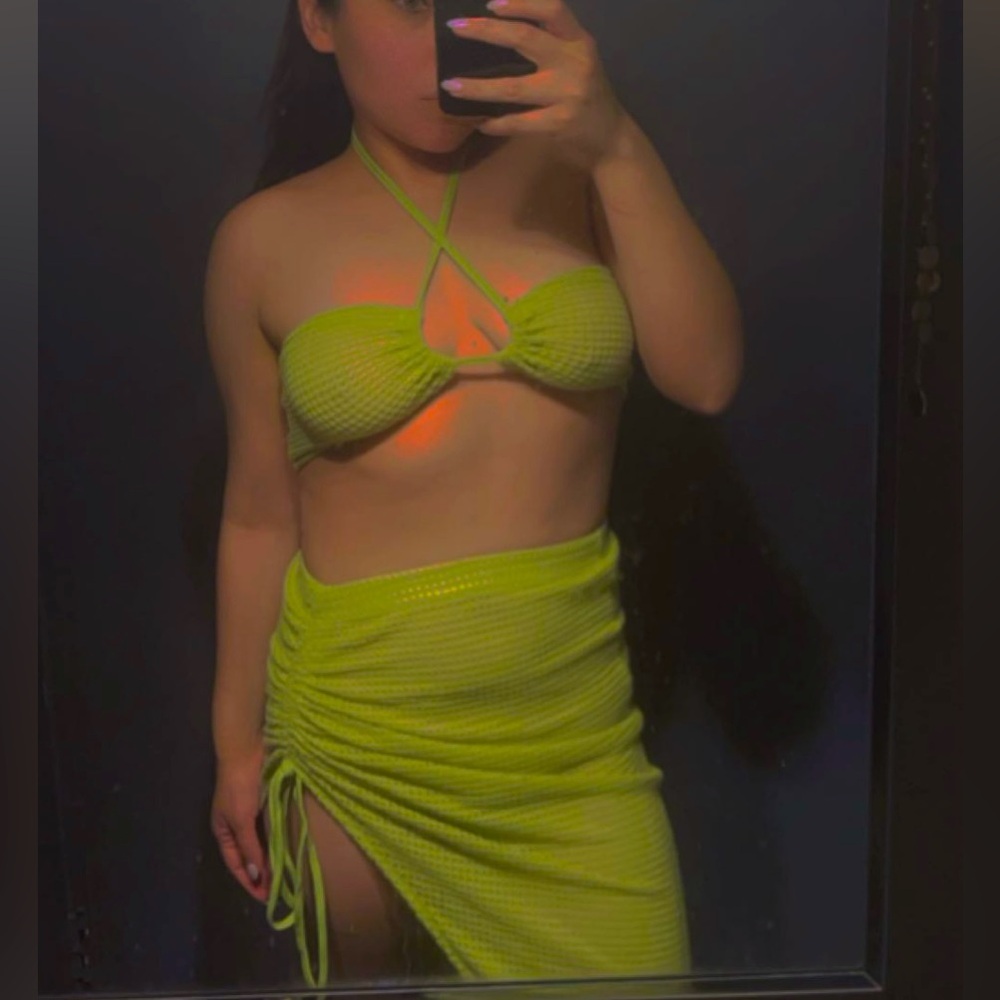 Green cover up set